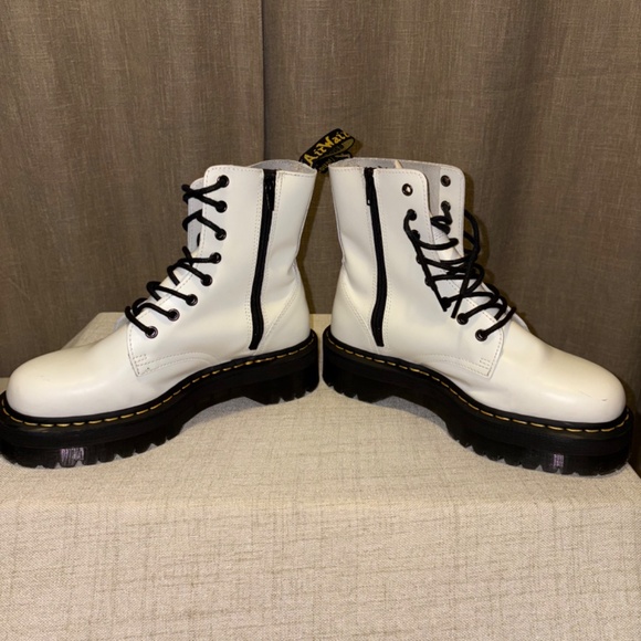 Dr. Martens | Unisex Jadon Boot White Smooth Leather Platforms | Size 9M/10L - Picture 4 of 8